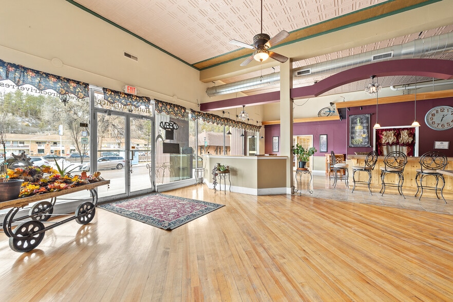More Photos Of 603 N River St, Hot Springs Hotel For Sale