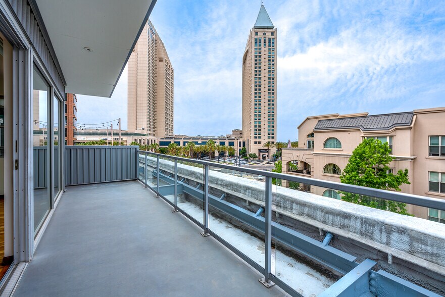 More Photos Of 448 W Market St, San Diego Office For Lease