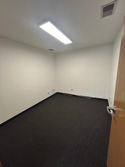 More Photos Of 3371 W Cleveland Rd, South Bend Light Distribution For Lease