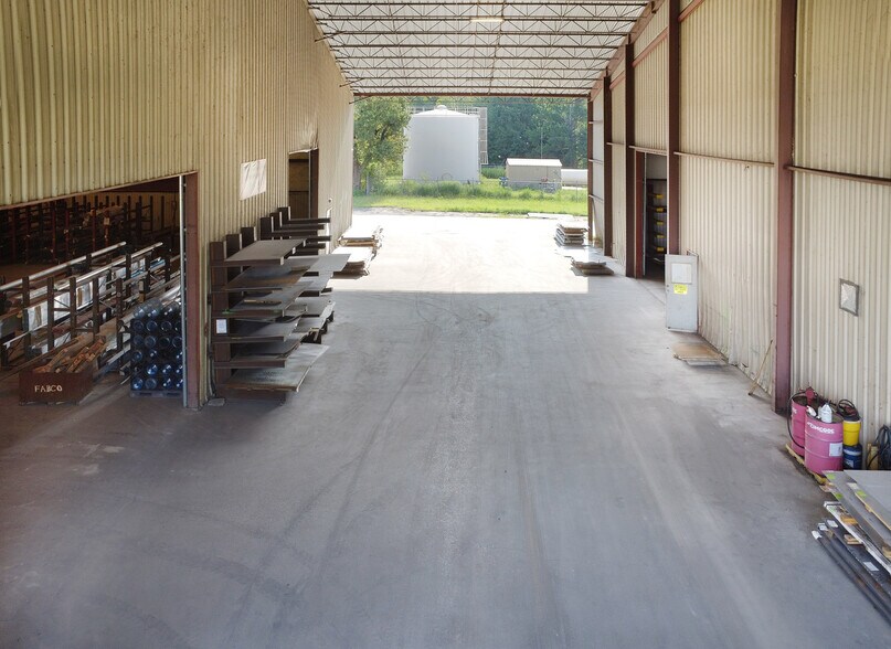 More Photos Of 8102 County Road 313 E, Tyler Distribution For Sale