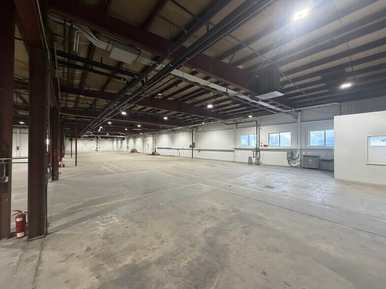 More Photos Of 720-758 S Redwood Rd, Salt Lake City Manufacturing For Lease
