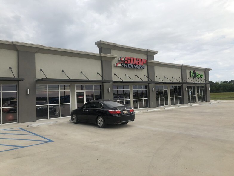 More Photos Of 9611 Maurice Ave, Maurice Storefront For Lease