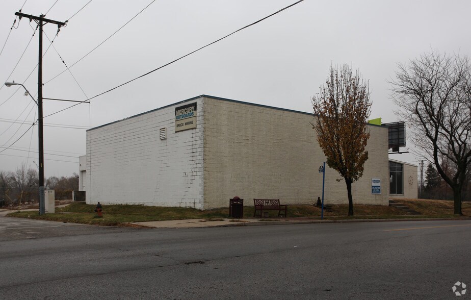 More Photos Of 6701-6707 Prospect Ave, Kansas City Auto Dealership For Lease