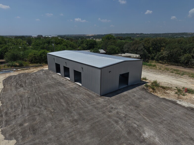 More Photos Of 530 Strateman Ln, New Braunfels Warehouse For Lease