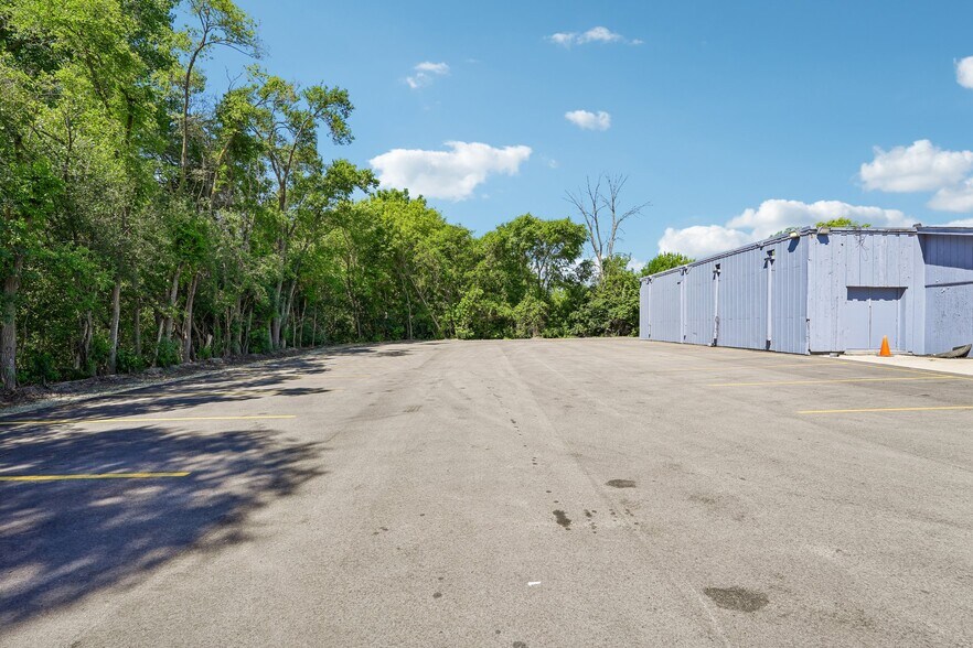 More Photos Of S76W17745 Janesville Rd, Muskego Restaurant For Sale