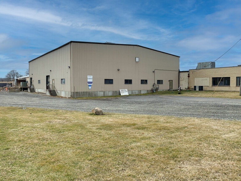 Primary Photo Of 351 New Whitfield St, Guilford Warehouse For Lease