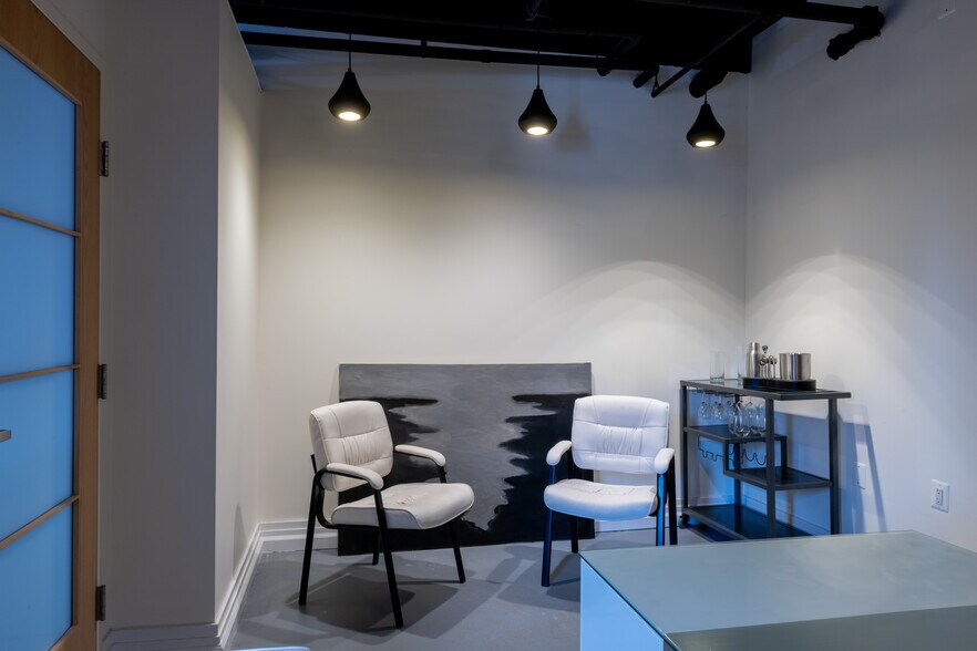 More Photos Of 3145 Mount Vernon Ave, Alexandria Office For Sale