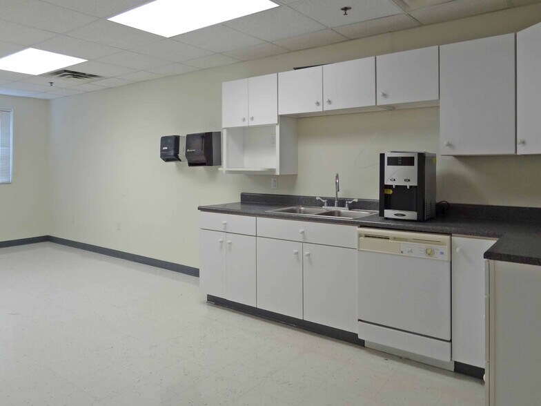 More Photos Of 1311-1319 Pineview Dr, Morgantown Medical For Sale