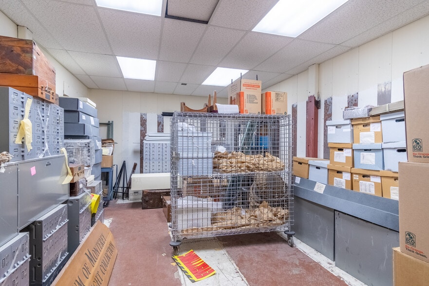 More Photos Of 449 Alvarado St, Monterey General Retail For Sale