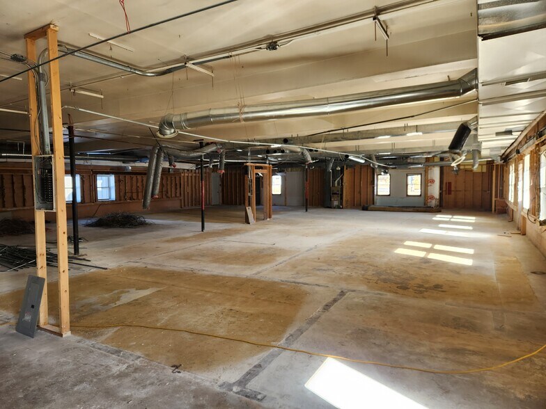 More Photos Of 1100 5th St NE, Staples General Retail For Lease