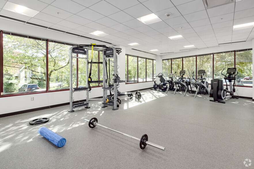 More Photos Of 381 Elden St, Herndon Office For Sale