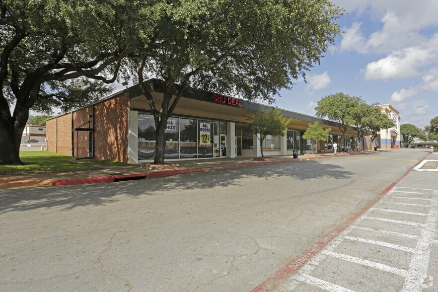 More Photos Of 655-700 W Illinois Ave, Dallas Unknown For Lease