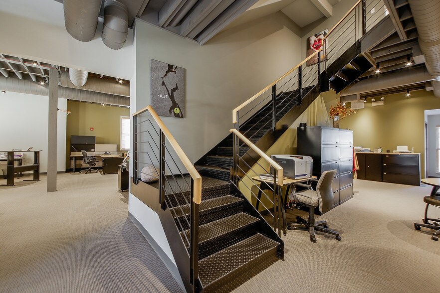 More Photos Of 5222 Main St, Downers Grove Office For Sale