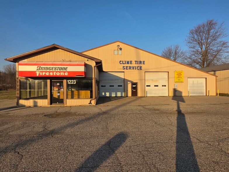 More Photos Of 1223 A N Cedar Rd, Mason Auto Repair For Sale