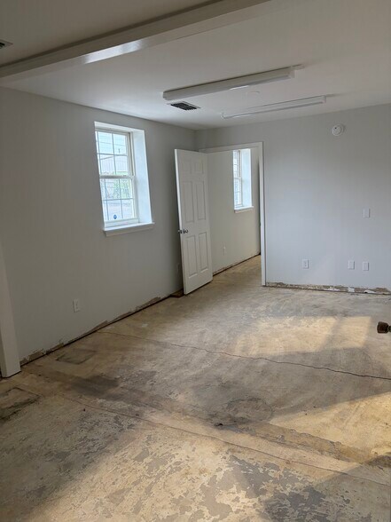 More Photos Of 1354 W College St, Murfreesboro Flex For Lease
