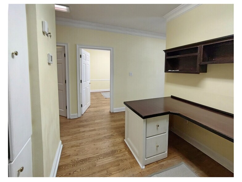 More Photos Of 250 John Knox Rd, Tallahassee Office For Lease