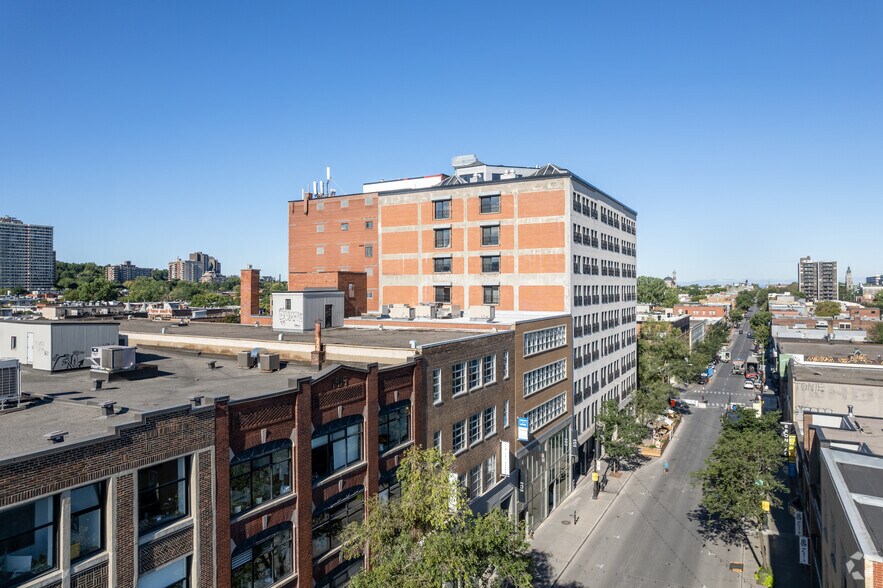 More Photos Of 4446 Boul Saint Laurent, Montréal Loft Creative Space For Lease