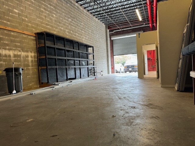 More Photos Of 80-84 Granite Ave, Staten Island Light Distribution For Lease