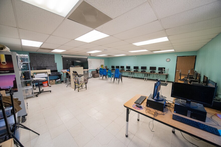 More Photos Of 3401 N Fort Valley Rd, Flagstaff Schools For Lease