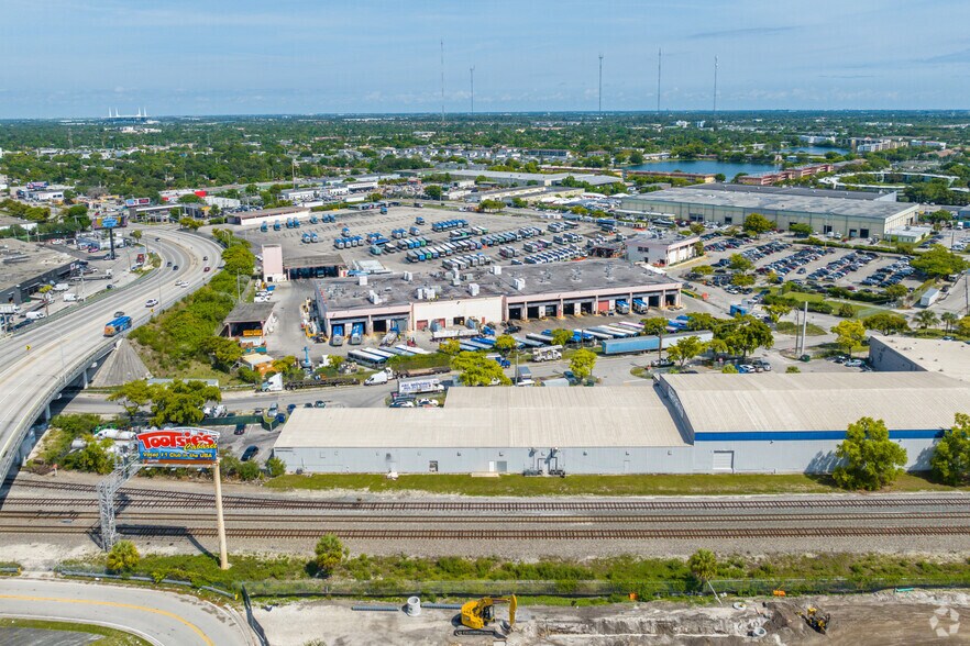 More Photos Of 18227-18243 NE 4th Ct, Miami Unknown For Lease