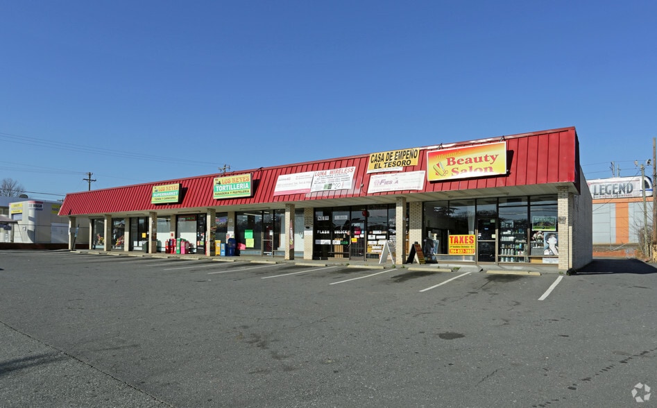 Primary Photo Of 5928-5938 South Blvd, Charlotte General Retail For Lease