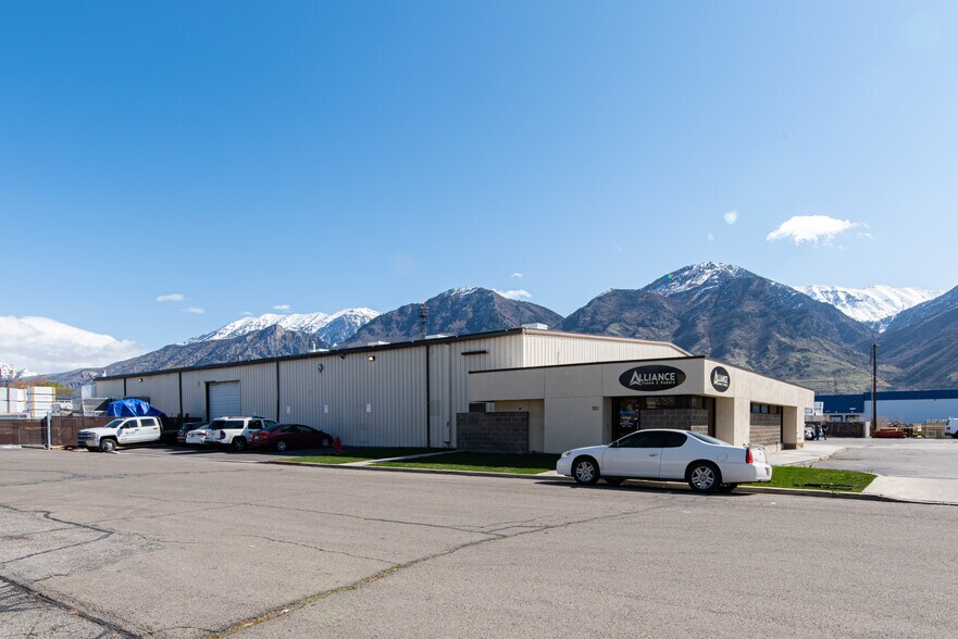 More Photos Of 701 S 100 E, Provo Manufacturing For Lease
