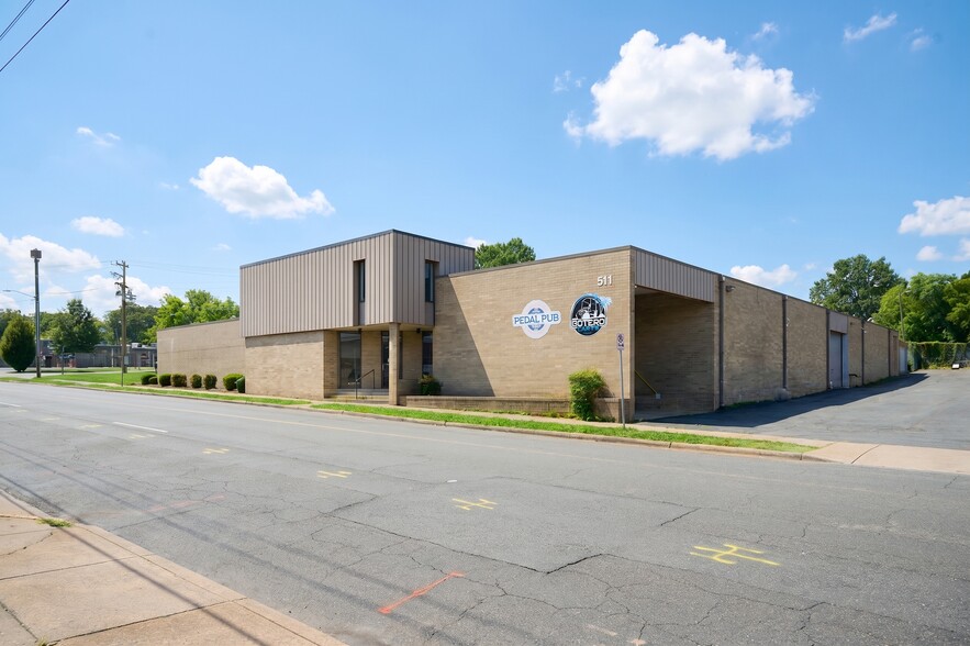 Primary Photo Of 511 W Summit Ave, Charlotte Flex For Sale