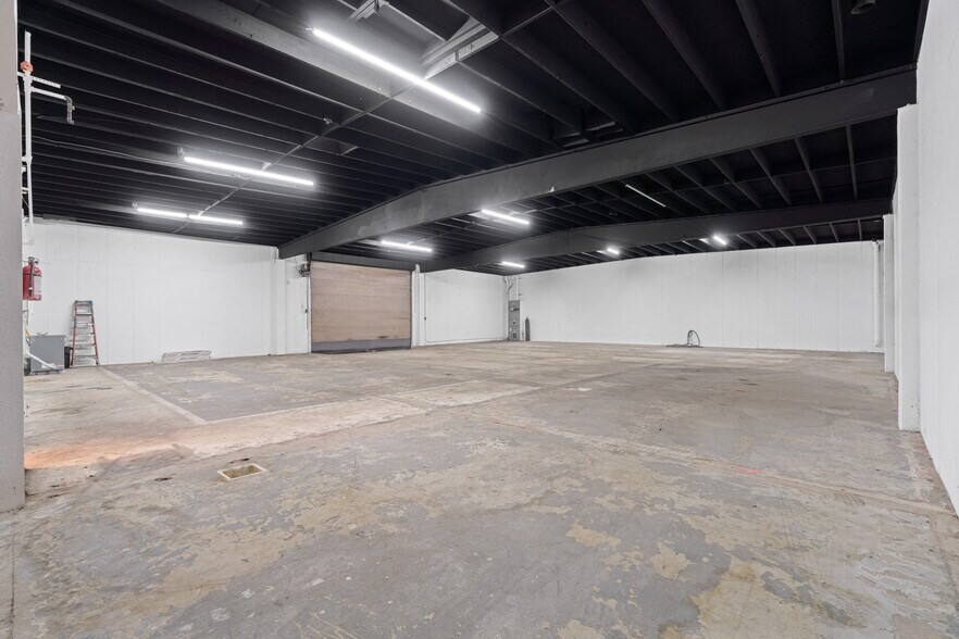 More Photos Of 2119 S Atlantic Blvd, Commerce Manufacturing For Lease