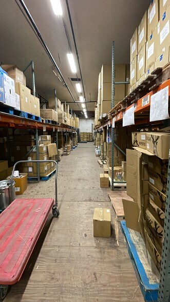 More Photos Of 8949 129 St, Richmond Hill Warehouse For Lease