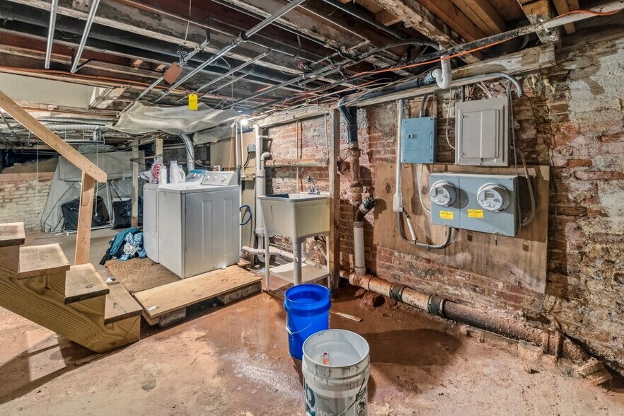 More Photos Of 1173 Battery Ave, Baltimore Multifamily For Sale