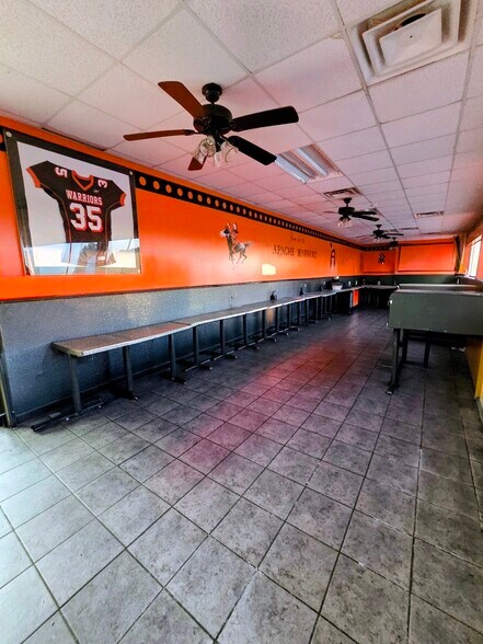 More Photos Of 609 S Coblake St, Apache Fast Food For Sale