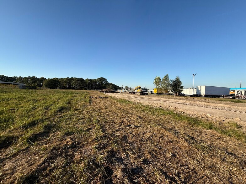 More Photos Of 11731 C E King Parkway, Houston Land For Lease