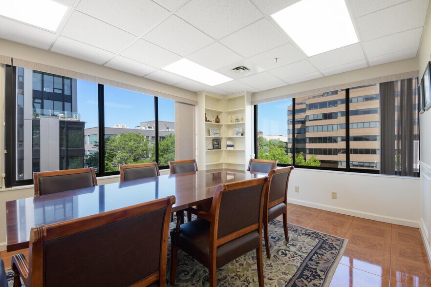 More Photos Of 84 Pine St, Burlington Office For Sale