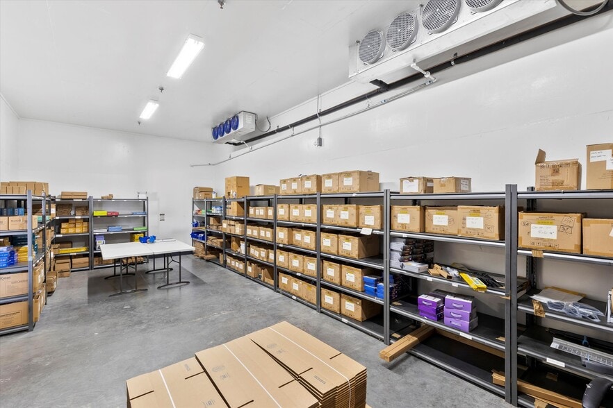 More Photos Of 820 S Central Expy, Anna Warehouse For Sale