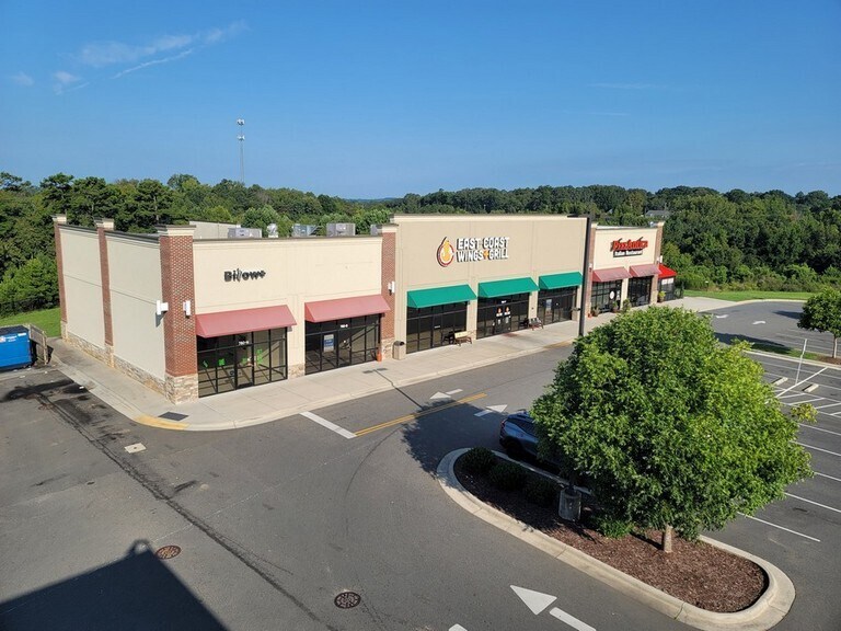 More Photos Of 730 Leonard, Albemarle Unknown For Lease