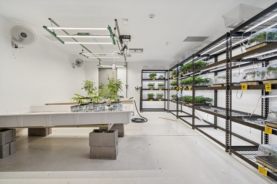 More Photos Of 12217 S Broadway, Edmond Warehouse For Sale