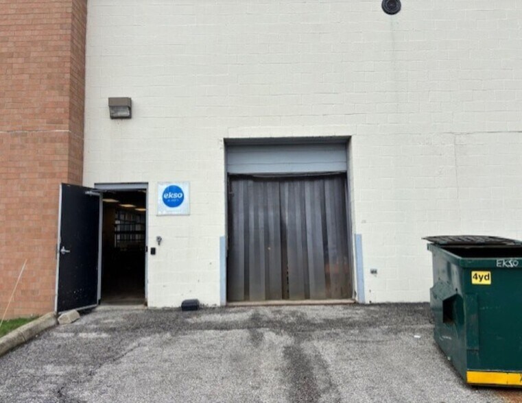 More Photos Of 6670 W Snowville Rd, Brecksville Light Manufacturing For Lease