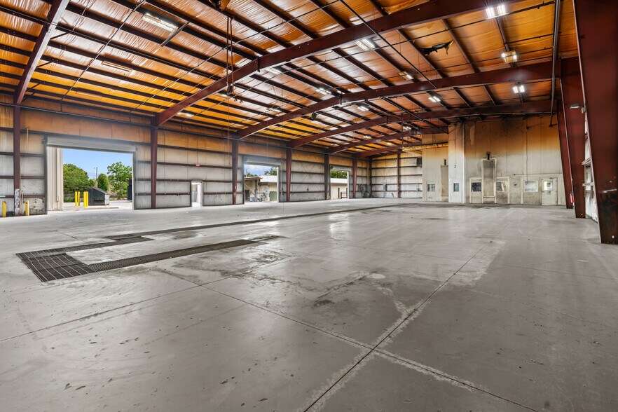 More Photos Of 1118 N Magnolia Ave, Ocala Warehouse For Sale