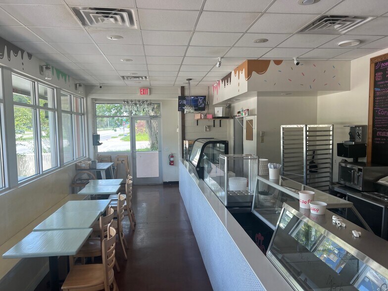 More Photos Of 1714 SE Hawthorne Rd, Gainesville Restaurant For Sale