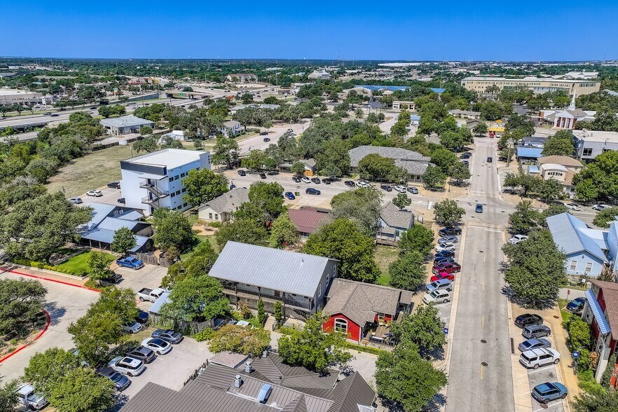 More Photos Of 405 W Main St, Round Rock Daycare Center For Lease