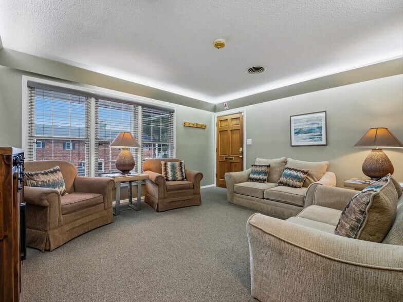 More Photos Of 5 Doctors Park, Asheville Medical For Sale