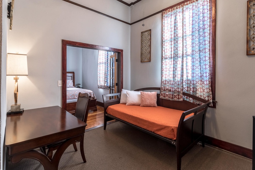 More Photos Of 400 E Nelson Ave, Defuniak Springs Hotel For Sale