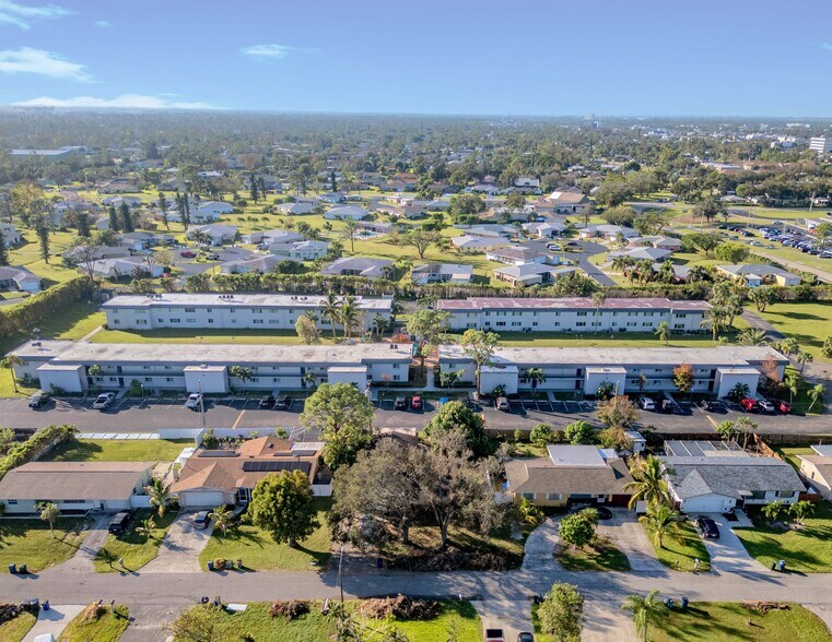 More Photos Of 8372 Beacon Blvd, Fort Myers Apartments For Sale