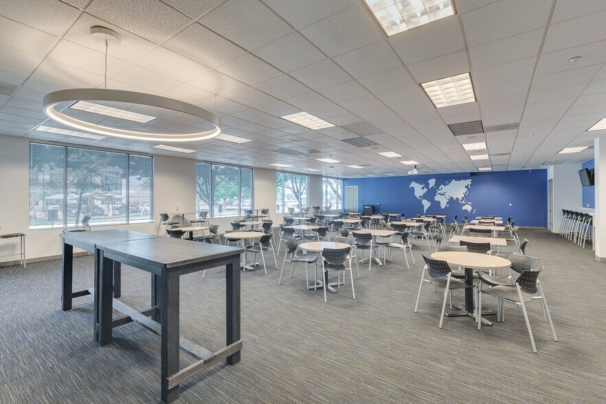 More Photos Of 3929 W John Carpenter Fwy, Irving Office For Lease