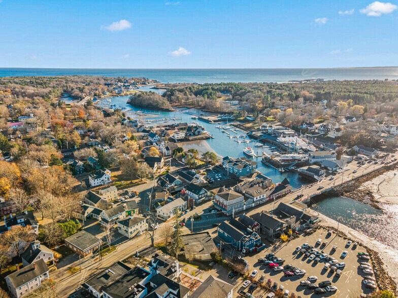 More Photos Of 30 Dock Square Sq, Kennebunkport Storefront For Sale