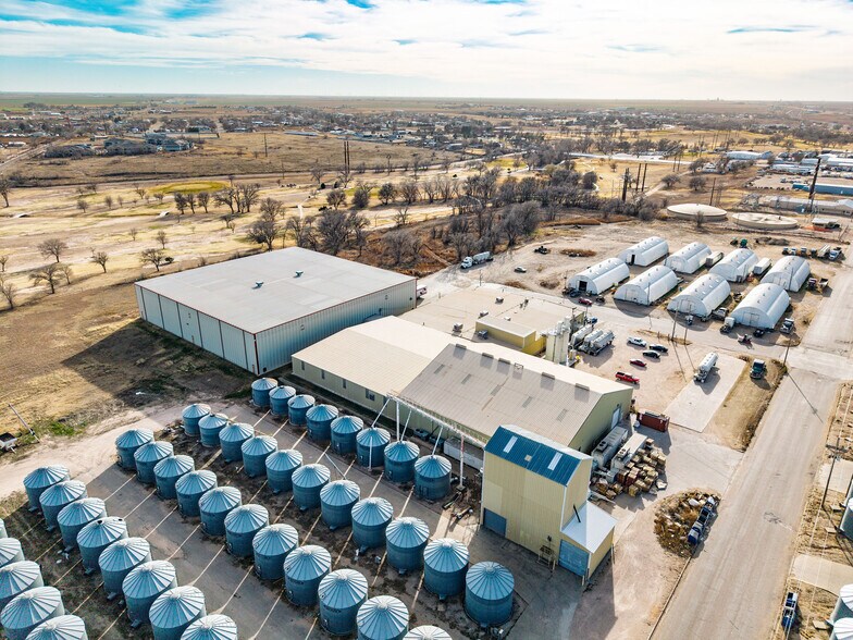 More Photos Of 225 Lawton Ave, Hereford Manufacturing For Sale