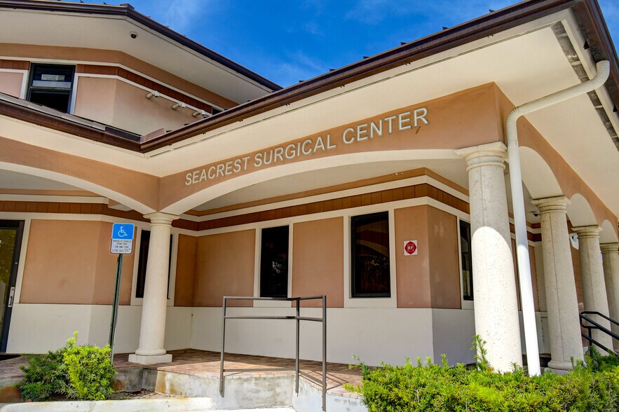 More Photos Of 2314 Seacrest Blvd, Boynton Beach Medical For Lease