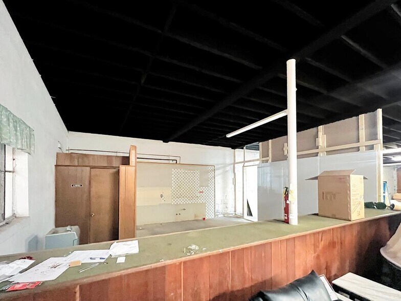 More Photos Of 778 Westover Dr, Danville Flex For Lease