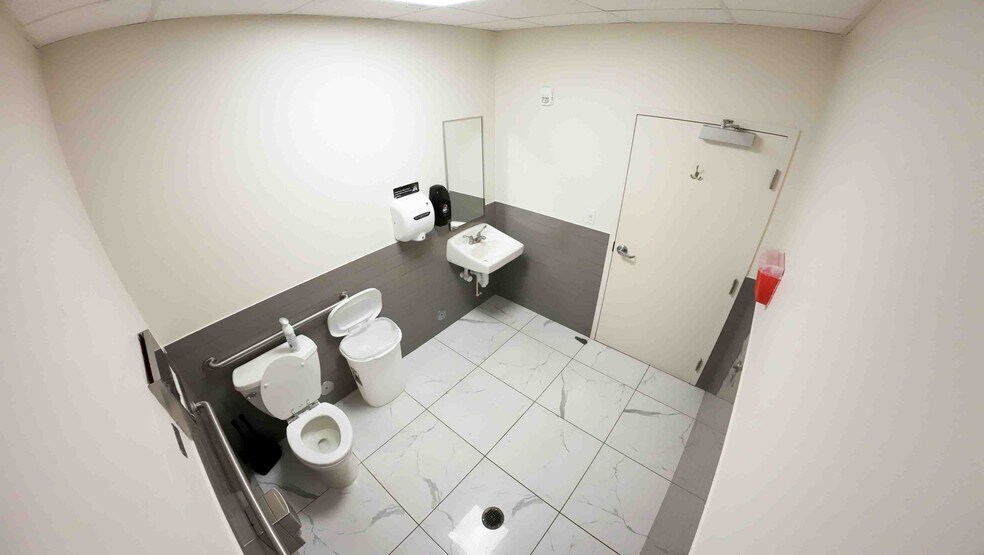 More Photos Of 7490 N 36th St, Pinellas Park Loft Creative Space For Lease