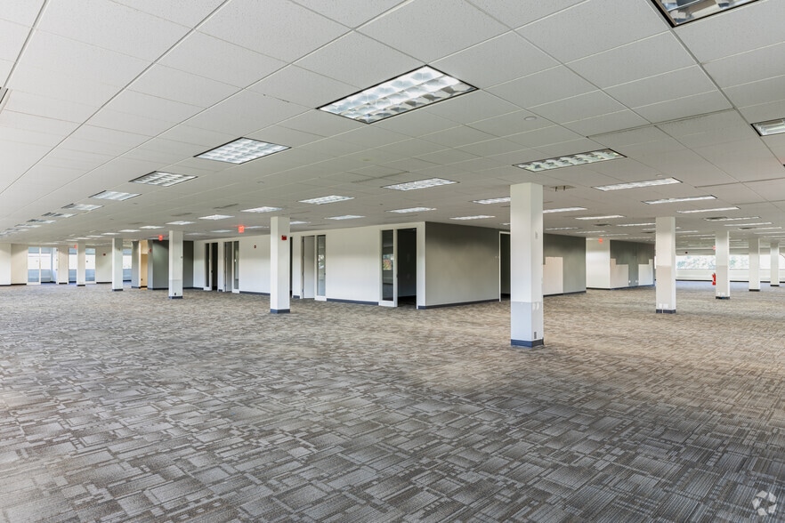 More Photos Of 7 Becker Farm Rd, Roseland Office For Lease